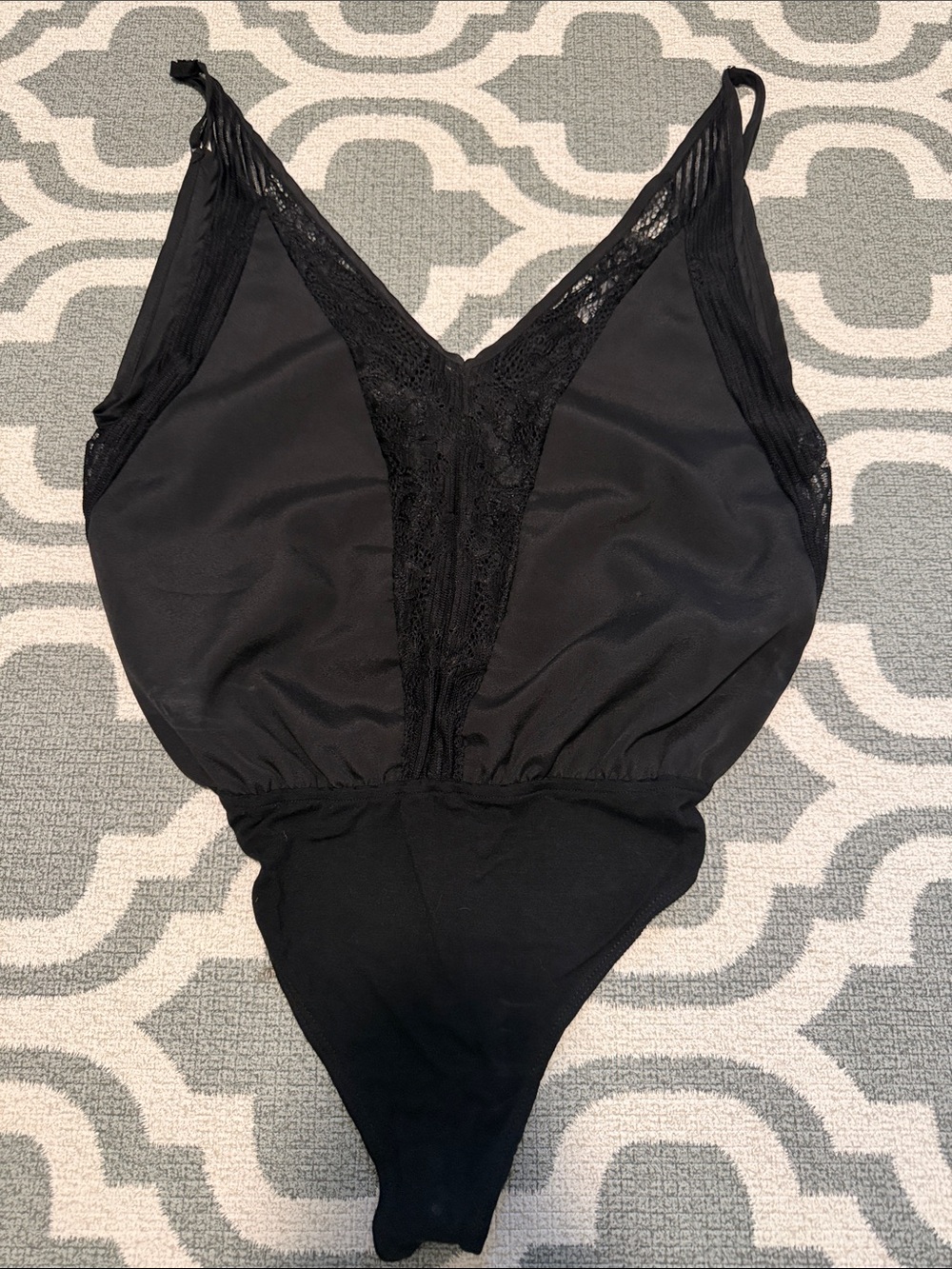Superdown women’s small black lace trim loose fit strappy tank top body suit